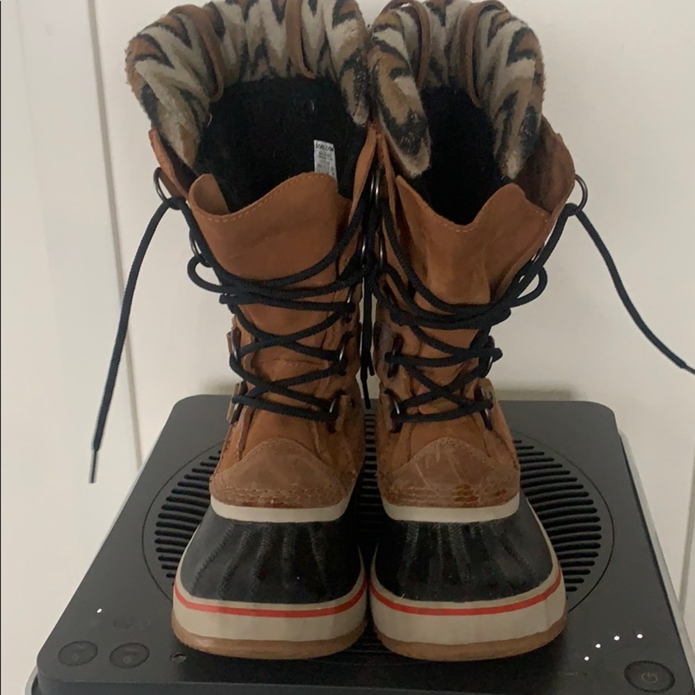 Sorel boots, lightly used. Size 7.5 (runs large)